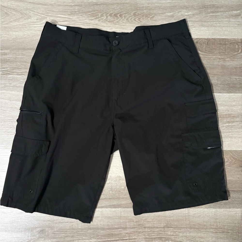 Men's Iron Co Black Cargo Shorts - Classic Utility Style